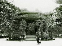 Zrinjevac 1905. godine, paviljon.jpg